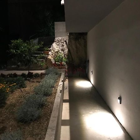 Apartments Tonkita With Jacuzzi Makarska Esterno foto
