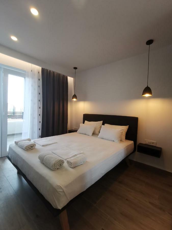 Apartments Tonkita With Jacuzzi Makarska Esterno foto